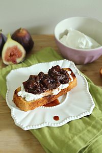 Paleo Fig and Red Onion Chutney #figs #whole30 #whole30recipes #paleo #paleorecipes