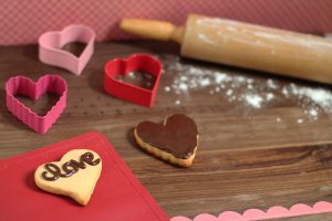 Valentine's Paleo Sugar Cookies #paleo #paleorecipes #paleosweets #delicious